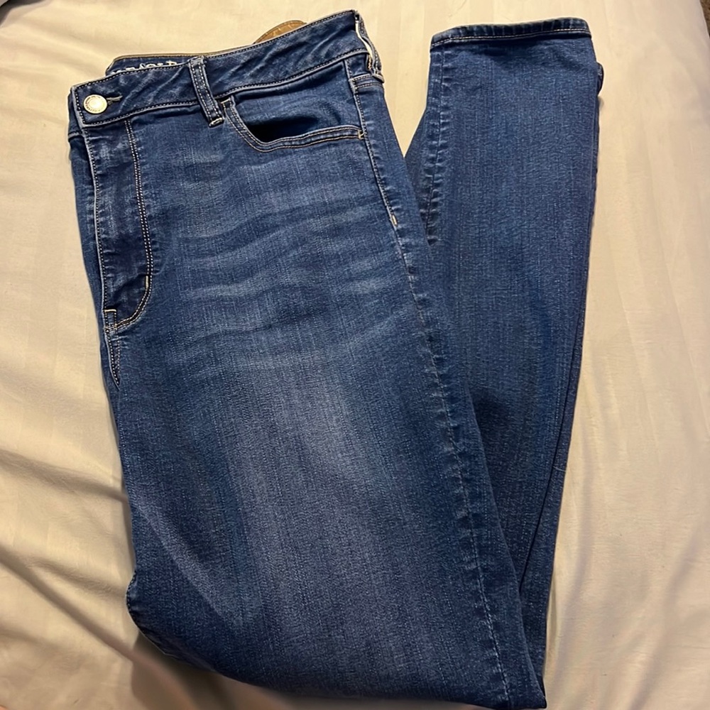 Hi-waisted skinny American Eagle jeans